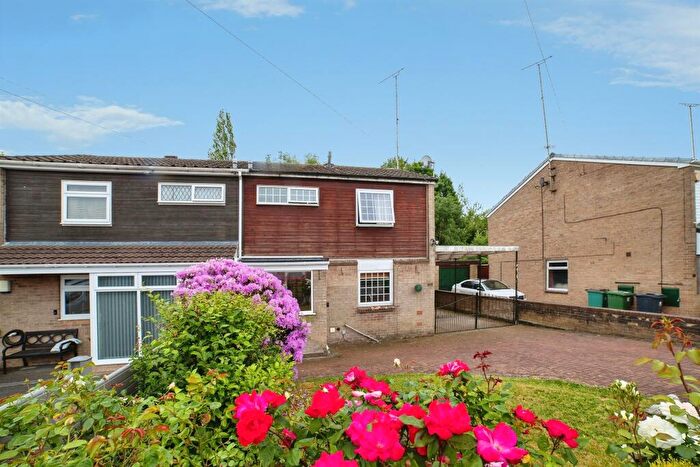 4 Bedroom Semi-Detached House For Sale In Derwent Grove, Alfreton, DE55