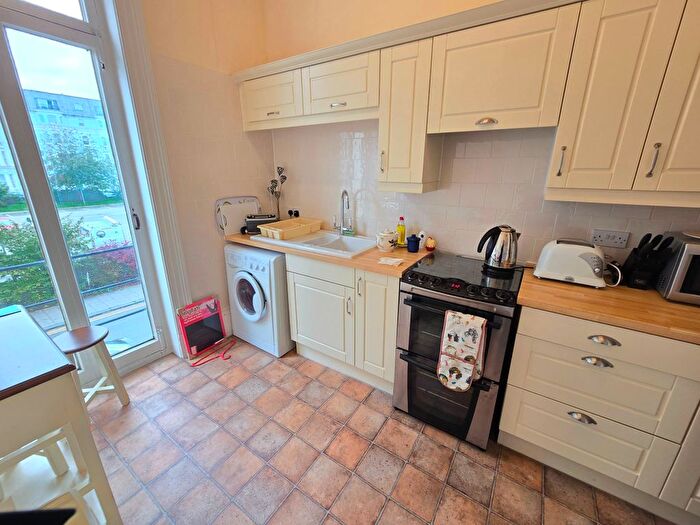 1 Bedroom Flat To Rent In Flat, Albion Road, Scarborough, YO11