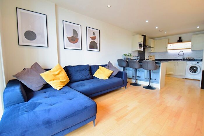 2 Bedroom Flat To Rent In The Boulevard, Hunslet, Leeds, LS10