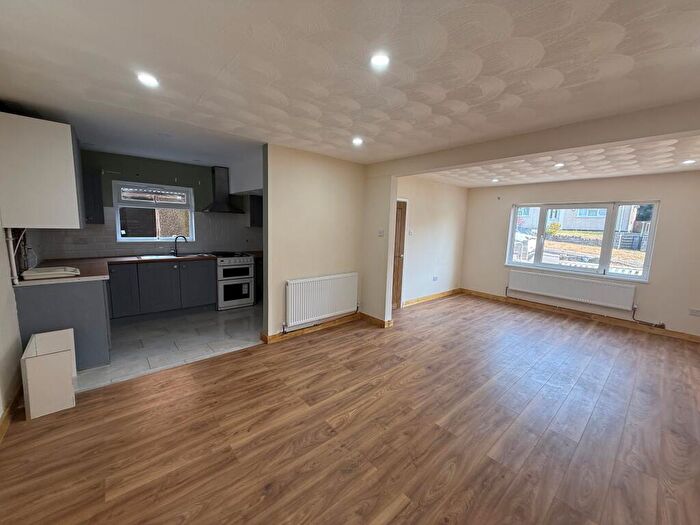 3 Bedroom Semi-Detached House To Rent In Heol Dewi Sant, Penllergaer, Swansea, SA4