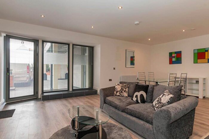 Apartment To Rent In Kenyon Forge, Kenyon Street, B18