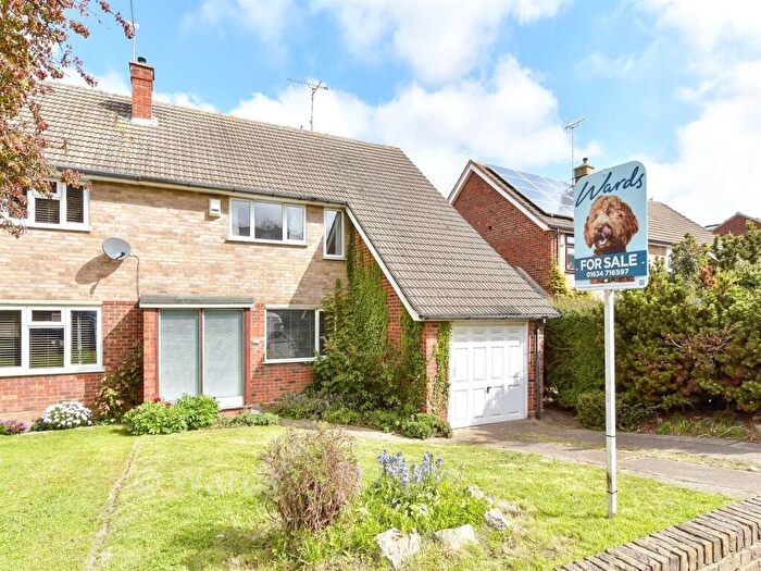 4 Bedroom Semi-Detached House For Sale In Iden Road, Frindsbury, Rochester, Kent, ME2