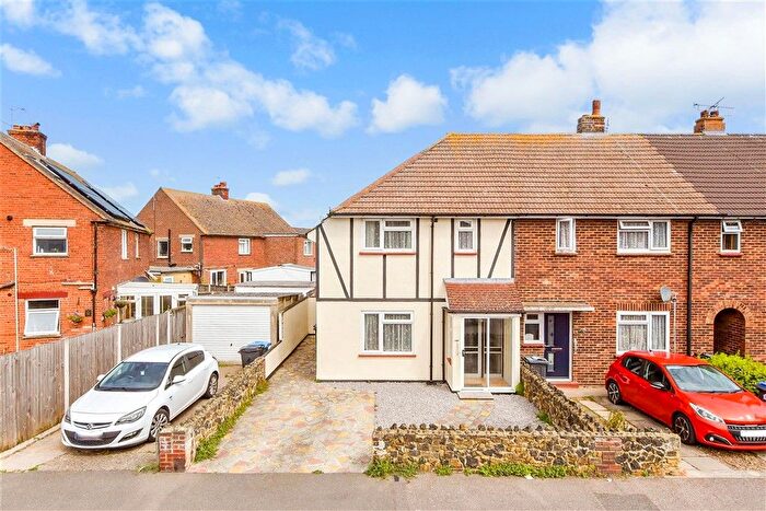 2 Bedroom End Of Terrace House For Sale In Kingston Avenue, Margate, Kent, CT9