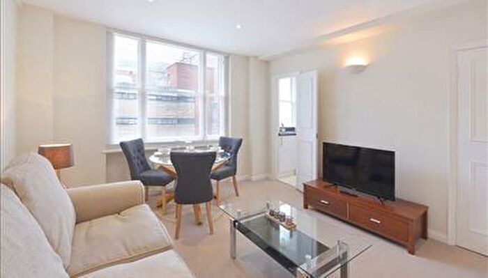 1 Bedroom Flat To Rent In Hill Street, Mayfair, W1J