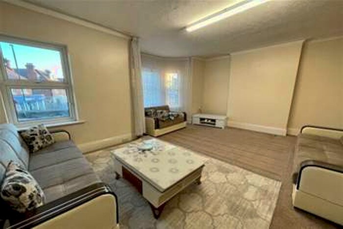 3 Bedroom Maisonette Flat To Rent In Christchurch Road, Boscombe BH7