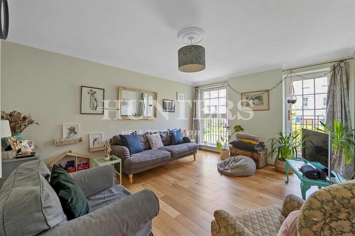 4 Bedroom Maisonette To Rent In Walford Road, London, London, N16