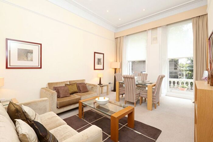 2 Bedroom Flat To Rent In Ashburn Gardens, London, SW7
