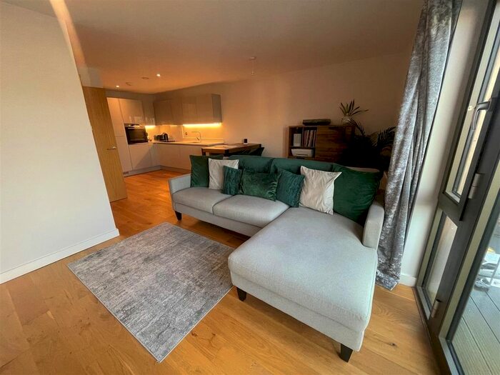 2 Bedroom Flat To Rent In Hope Quay, Rope Walk, Bristol, BS1