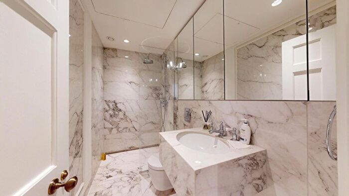 1 Bedroom Flat To Rent In Wimpole Street, London, W1G