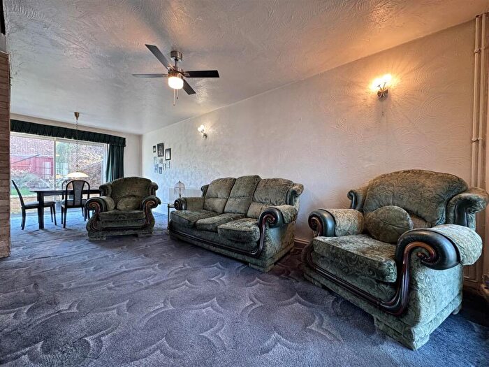 3 Bedroom Terraced House For Sale In Sandringham Close, Stanford-le-Hope, SS17