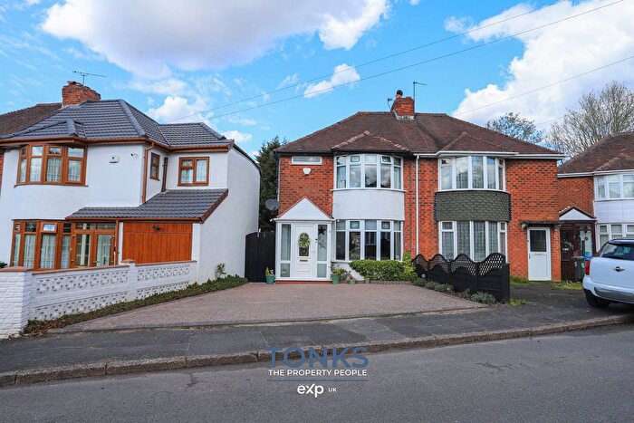 3 Bedroom Semi-Detached House For Sale In Jarvis Crescent, Oldbury, B69