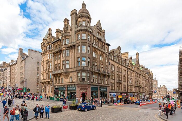 1 Bedroom Apartment For Sale In North Bridge, Edinburgh, Midlothian, EH1