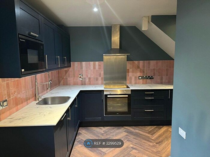 2 Bedroom End Of Terrace House To Rent In Langdon Road, Bromley, BR2