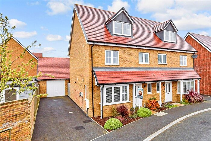 4 Bedroom Semi Detached House For Sale In Lasius Drive, Coxheath, Maidstone, Kent, ME17