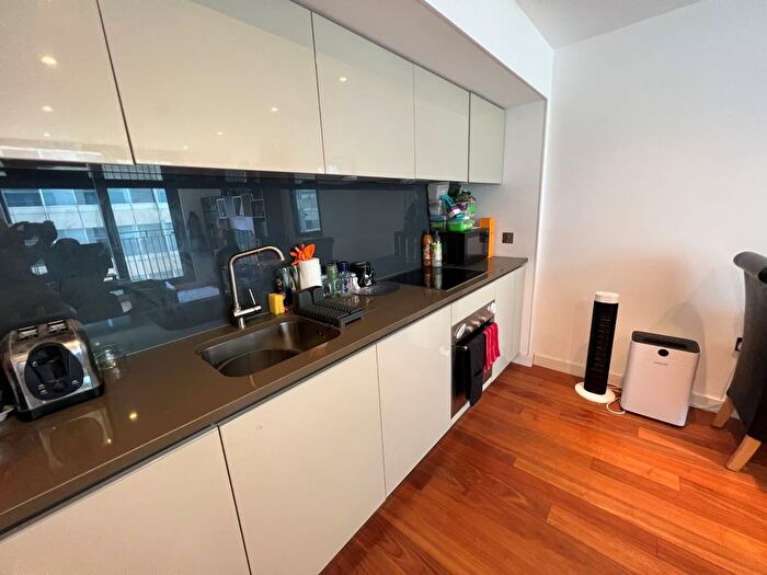 1 Bedroom Flat For Sale In Apartment City Lofts St. Pauls, Sheffield, South Yorkshire, S1