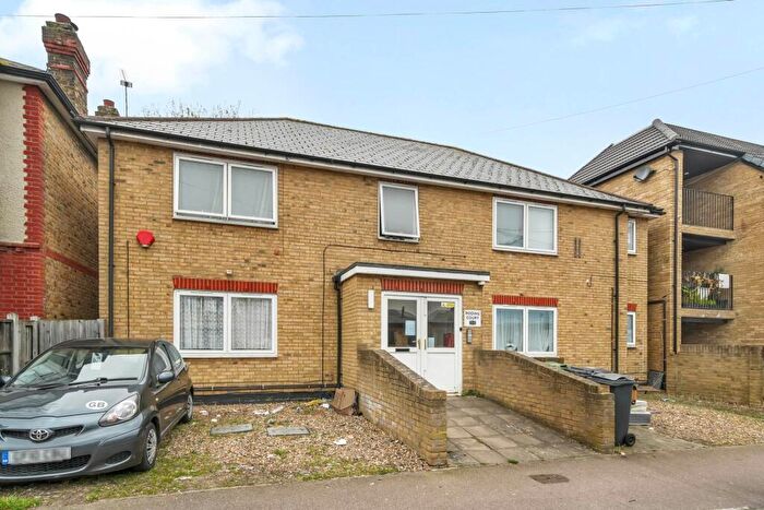 1 Bedroom Flat For Sale In Grange Park Road, London, E10