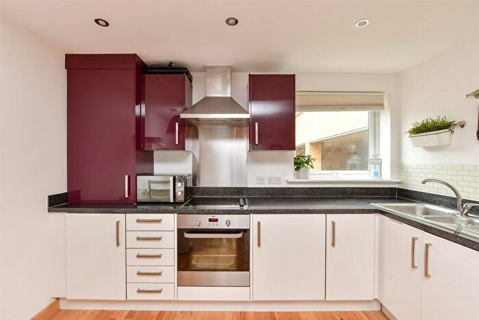 2 Bedroom Flat For Sale In Olympia Way, Whitstable, Kent, CT5