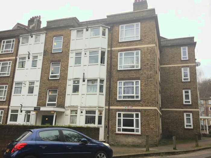 3 Bedroom Flat To Rent In Valley Grove, Charlton, SE7