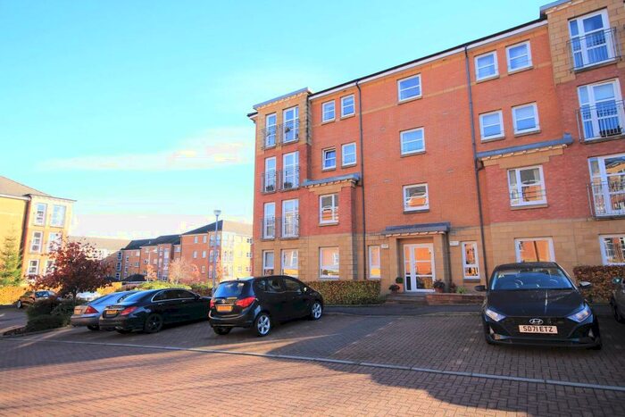 3 Bedroom Flat To Rent In St Helen's Gardens, Glasgow - Available Th August, G41