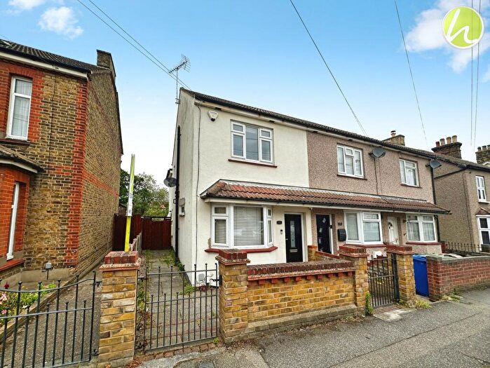 3 Bedroom Semi-Detached House To Rent In Victoria Road, Stanford-Le-Hope, SS17