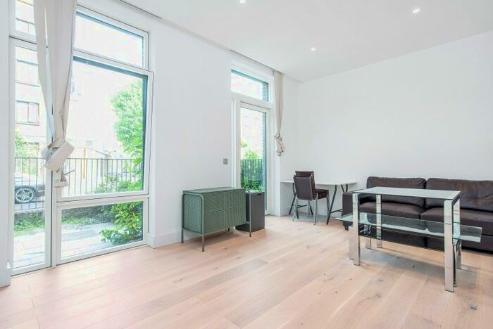 Studio To Rent In West Row, London, W10
