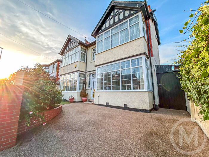 4 Bedroom Link Detached House For Sale In Saint Ives Avenue, Blackpool, FY1
