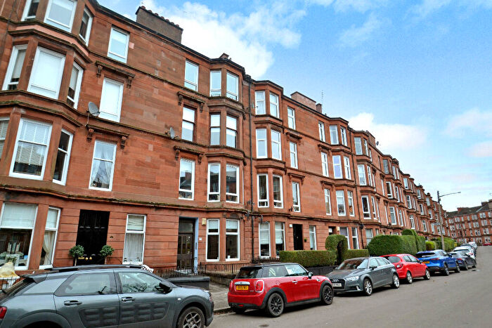 2 Bedroom Flat To Rent In Waverley Gardens, Shawlands, Glasgow, G41