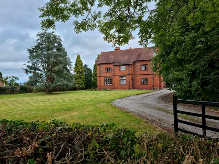 6 Bedroom Farm House To Rent In Dodleston Lane, Pulford, CH4