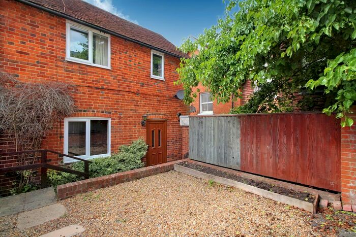 2 Bedroom Semi-Detached House To Rent In Maltings Close, Alton, Hampshire, GU34