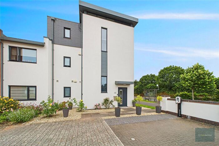 3 Bedroom Maisonette For Sale In The Chase, Exeter, EX3