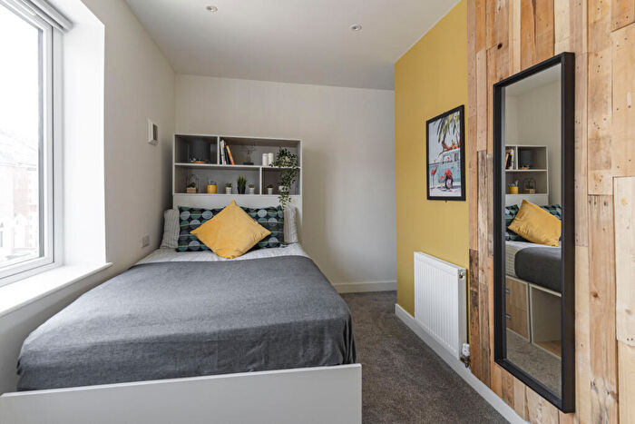 6 Bedroom House To Rent In Montgomerie Road, Southsea, Hampshire, PO5