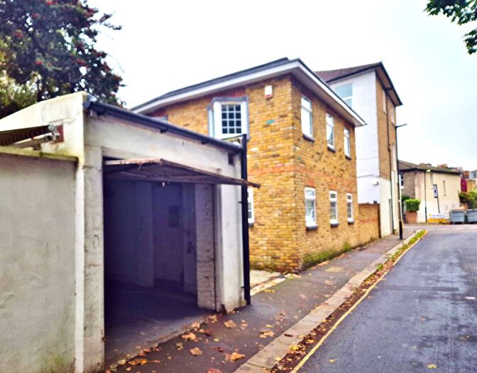 Garage / Parking To Rent In Fraser Street, London, W4