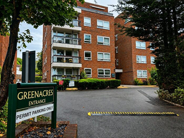 3 Bedroom Flat For Sale In Greenacres, Hendon Lane, Finchley, N3