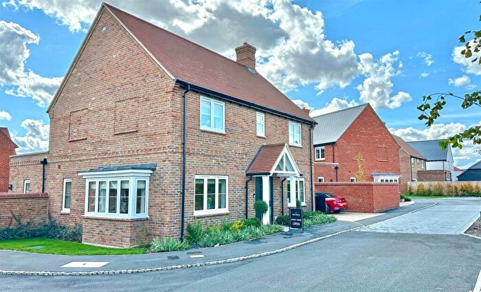 4 Bedroom Detached House For Sale In Haddenham, Buckinghamshire, HP17