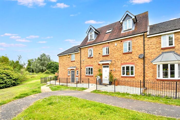 5 Bedroom Town House For Sale In Rose Close, Corby, NN18