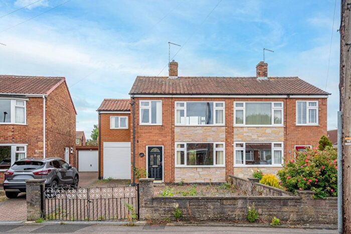 4 Bedroom Semi-Detached House For Sale In Whitethorn Close, York, YO31