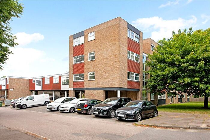 1 Bedroom Apartment To Rent In The Cedars, Milton Road, Harpenden, Hertfordshire, AL5