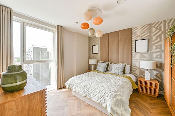 3 Bedroom Flat For Sale In North West Quarter, Queen's Park, NW6