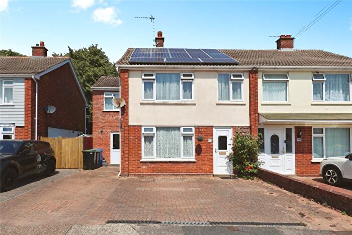 4 Bedroom Semi Detached House For Sale In Lonsdale Close, Ipswich, Suffolk, IP4