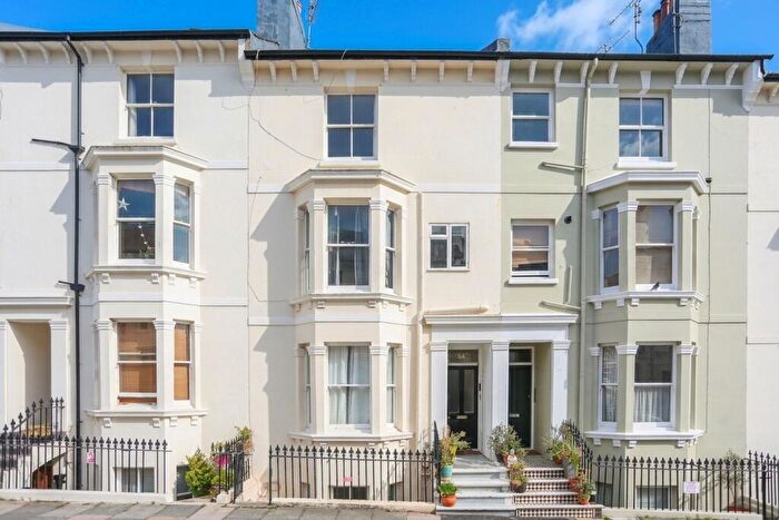 2 Bedroom Flat For Sale In Lansdowne Street, Hove, BN3