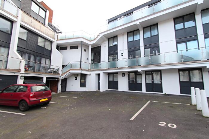 3 Bedroom Apartment To Rent In Burngreave Road, Sheffield, S3