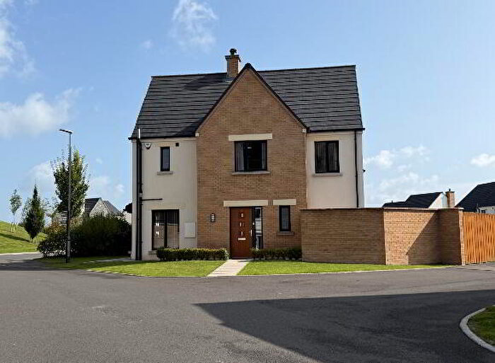 3 Bedroom Semi-Detached House For Sale In Hillcrest Green, Newry, BT35