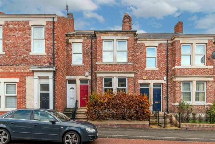 2 Bedroom Flat To Rent In Westbourne Avenue, Gateshead, Tyne And Wear, NE8