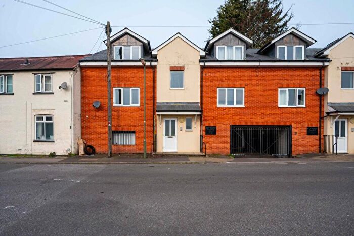 1 Bedroom Flat For Sale In Raywood Court, Stoughton, Guildford, GU2