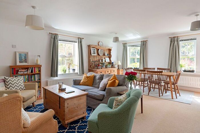 2 Bedroom Flat For Sale In Grove Street, Clarendon Court, OX2