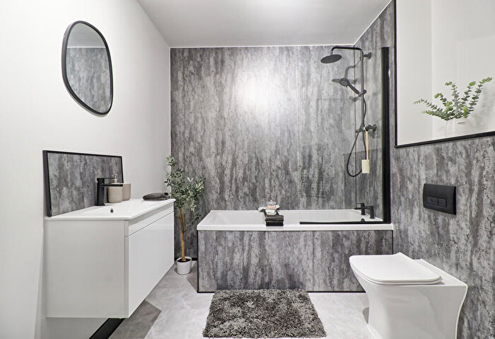 1 Bedroom Apartment For Sale In High Street, Wickford, Essex, SS12