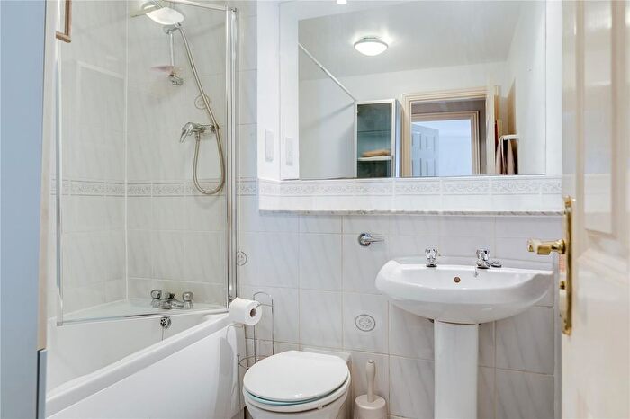 1 Bedroom Flat To Rent In Kingston Road, London, SW19