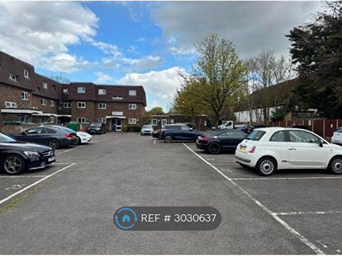 Studio To Rent In Bath Road, West Drayton, UB7