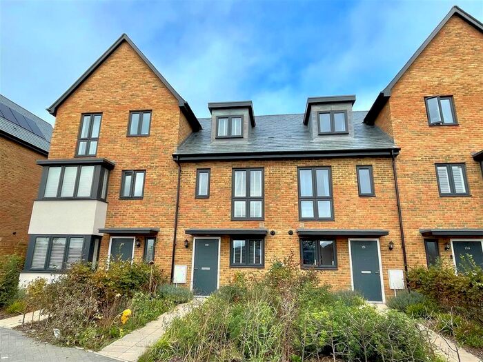 3 Bedroom Town House For Sale In Bluebell Way, Whiteley, PO15