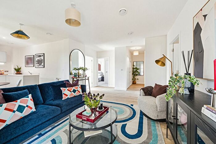 1 Bedroom Flat To Rent In Teal Road, Goodmayes, Ilford, IG3